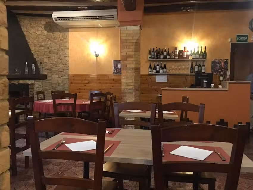 El Celler del Tarr&ograve;s- Restaurant de cuina tradicional catalana, Carn a la brasa, Caragols a la llauna a el Tarr&oacute;s