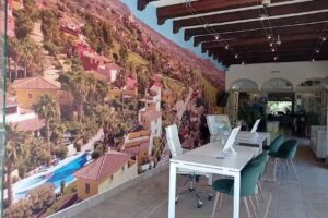 El Club Cocodrilo &ndash; The Crocodile Club Restaurante, Piscina, Chiringuito y Pistas Deportivas e Infantiles