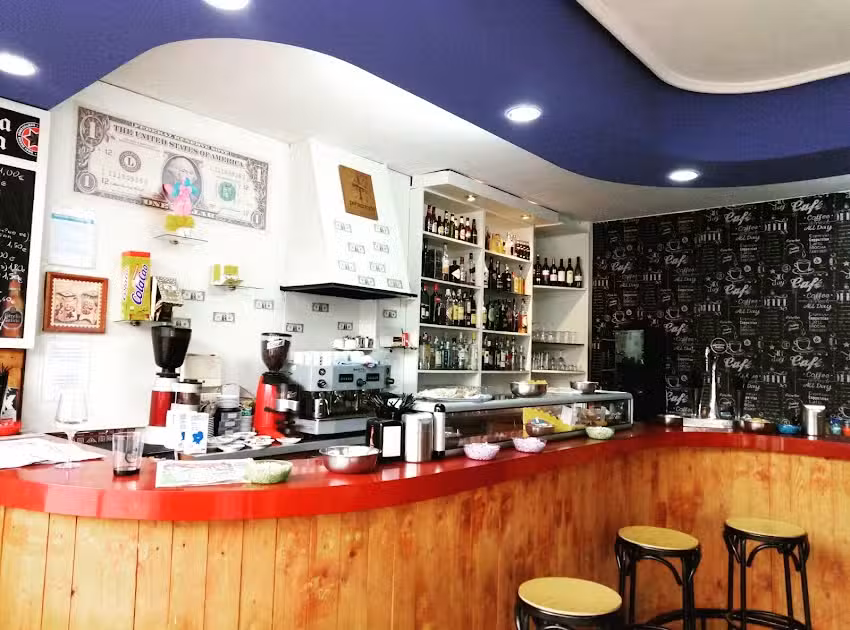 El dollar cafe bar Club motero el dollar