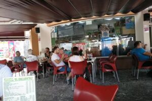 El encuentro kiosko terraza