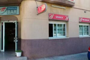 El Entorno Granja Bar