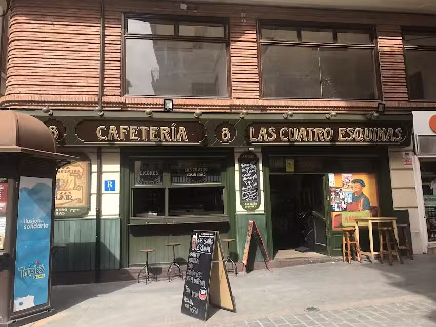 El Jamoncico Las Cuatro Esquinas.