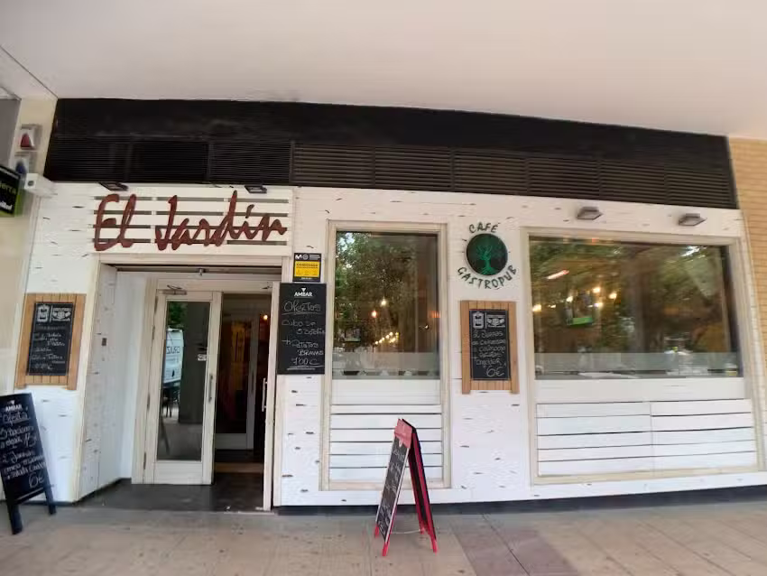 El Jard&iacute;n &ndash; bar