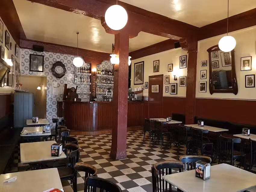 El Largo Adi&oacute;s