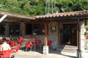 El Mes&oacute;n de Paca y Tola