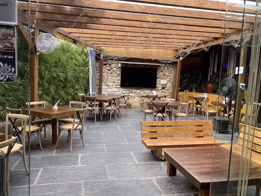 El Patio de los Olivos Restaurante Carnes a las Brasas y Arroces en el Mo