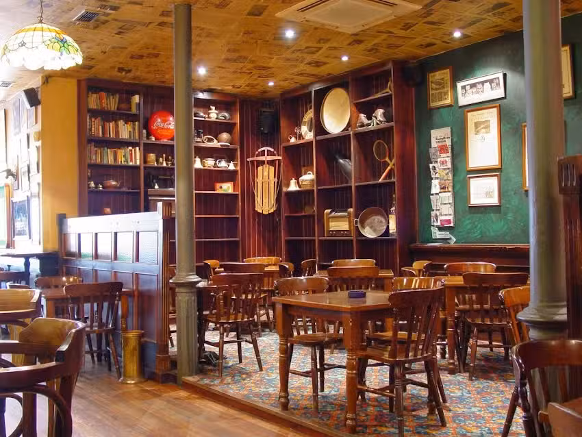 El Pato Colonial Bar