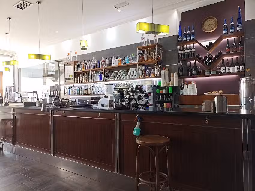 El Pilar&hellip;Cafe Bar