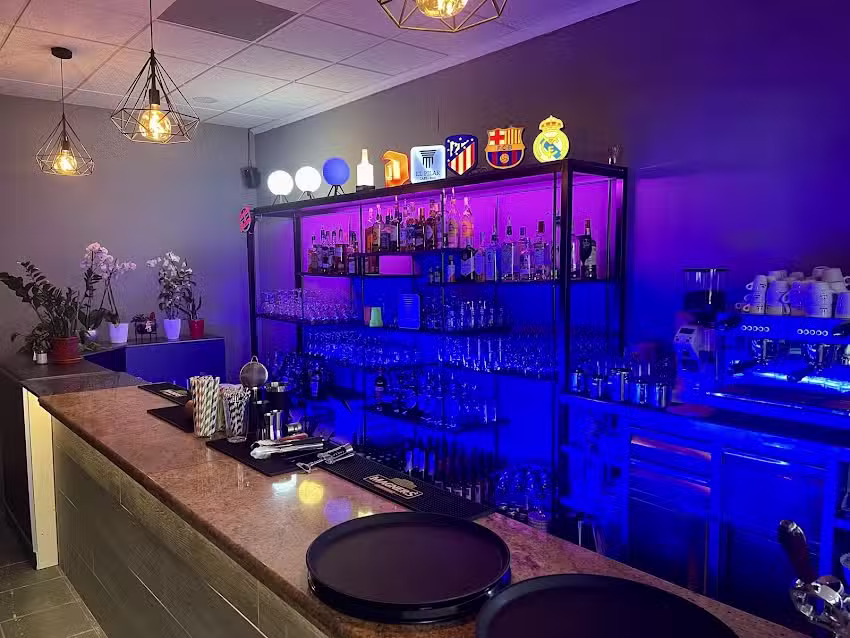El Pilar caf&eacute; bar
