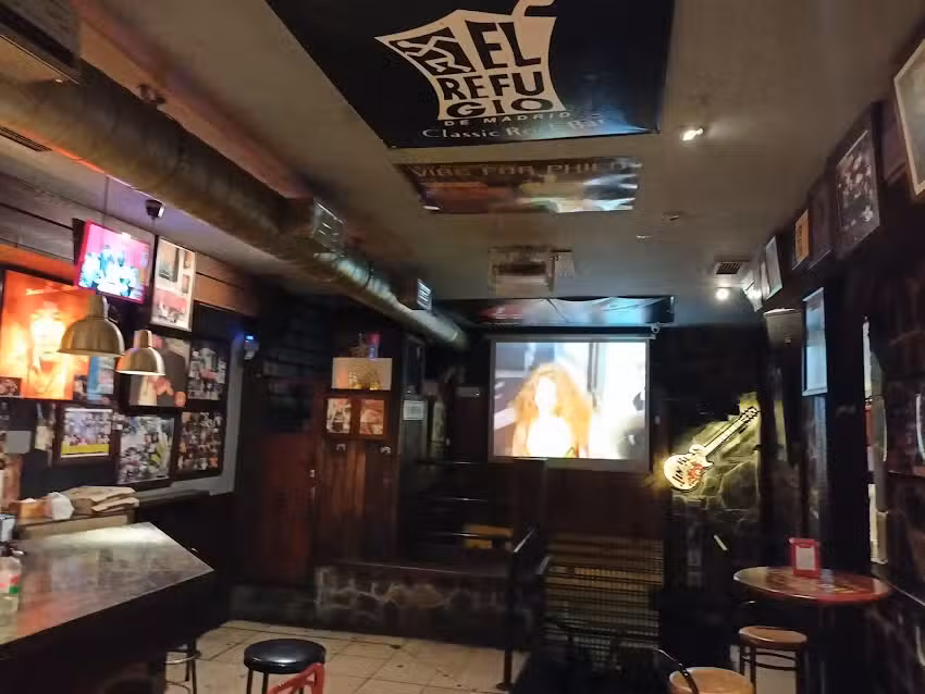 El Refugio de Madrid: classic rock bar