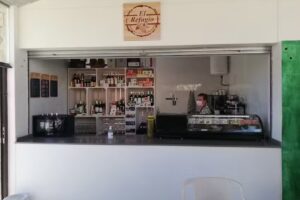 El Refugio. Tienda &ndash; Bar