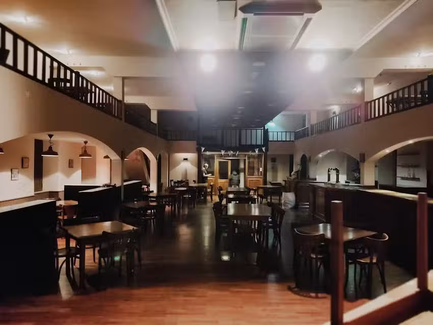 El saloon de Cecebre