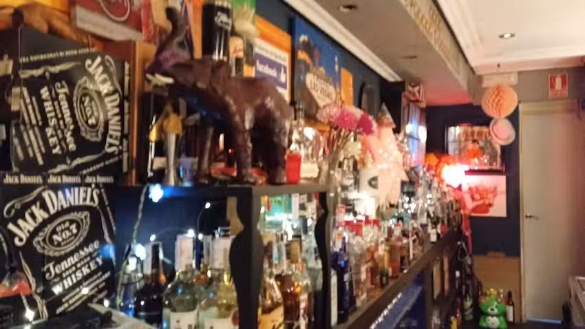 El Tocadiscos Bar PUB Club Nocturno