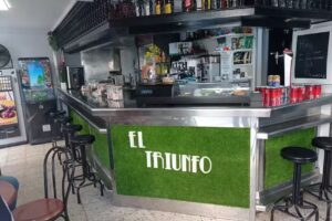 El Triunfo Caf&eacute; Bar