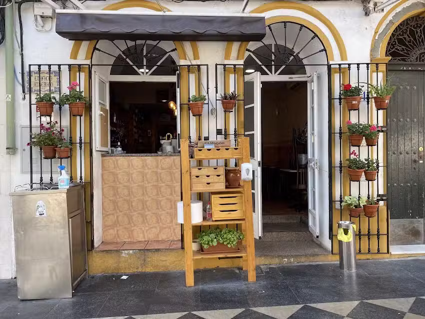 EL VAG&Oacute;N BAR RESTAURANTE