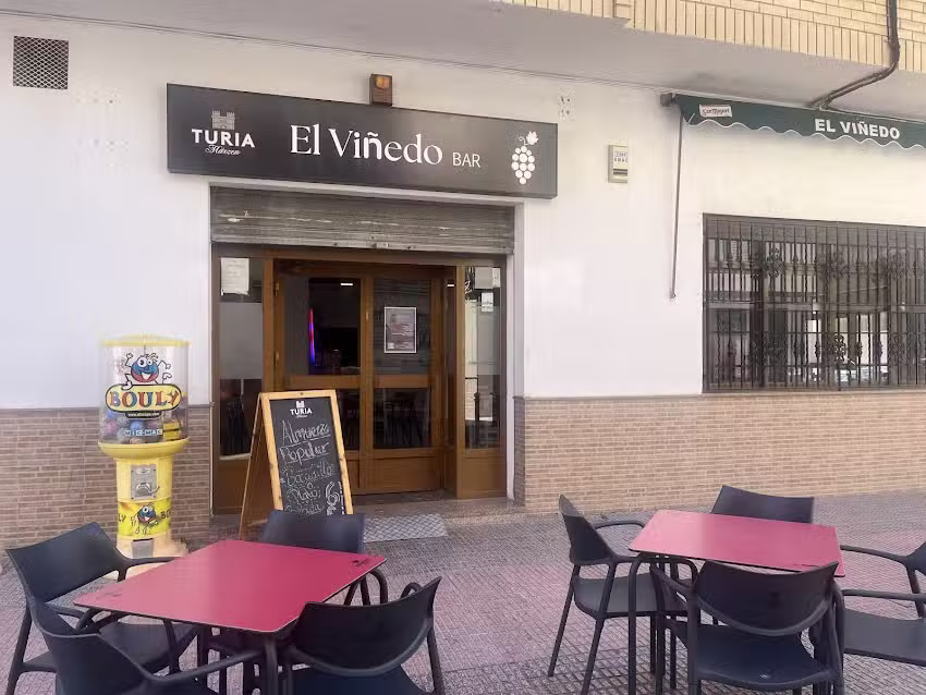 El Vi&ntilde;edo Bar