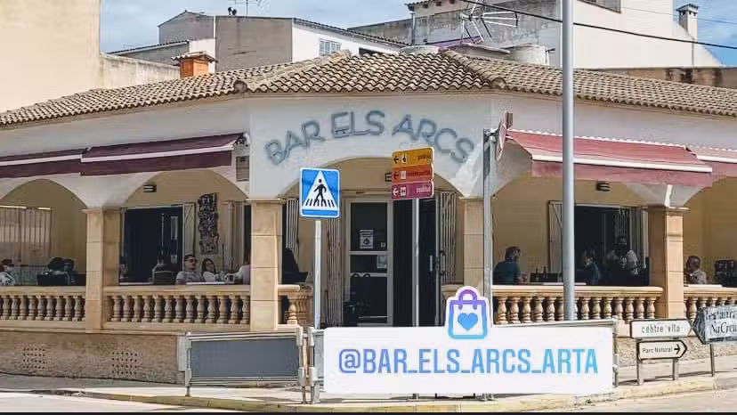 ELS ARCS ART&Agrave;