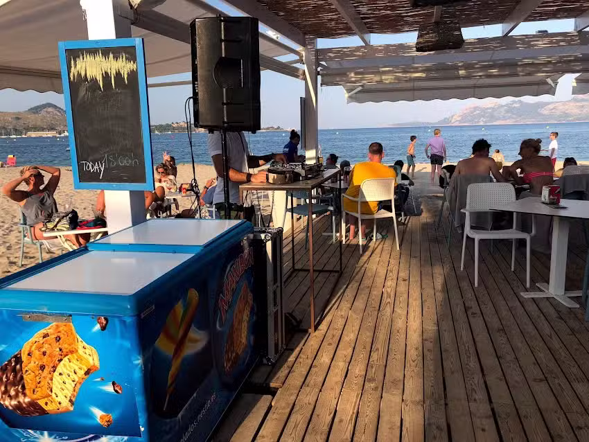 Embat Chiringuito Beach