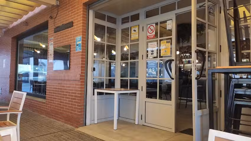 Eme Caf&eacute; & Copas