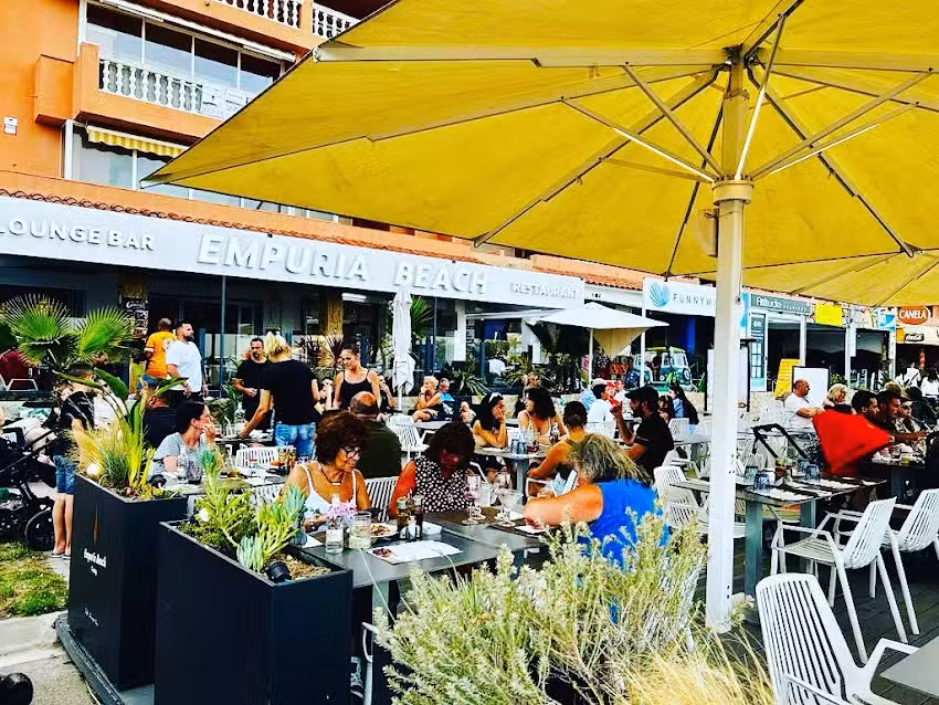 Empuria Beach Cafe Lounge Restaurant Pizzeria Glacier