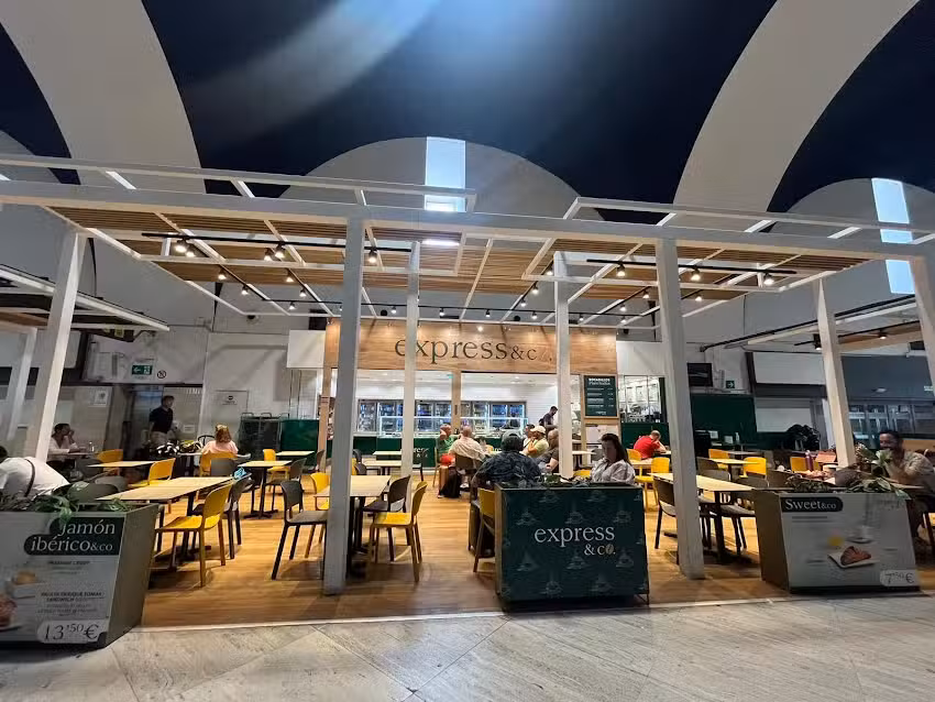 Enrique Tom&aacute;s Express & Co