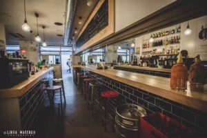 Entre Hores &ndash; Tapas, Vermut & Cocktails