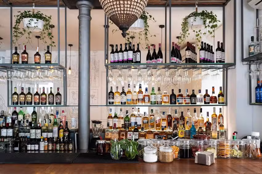 Entre Santos Cocktail Bar & Food