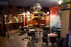 &Eacute;poca Caf&eacute;-Pub