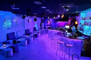 ERNESTO´S PUB VIEJA BANDA