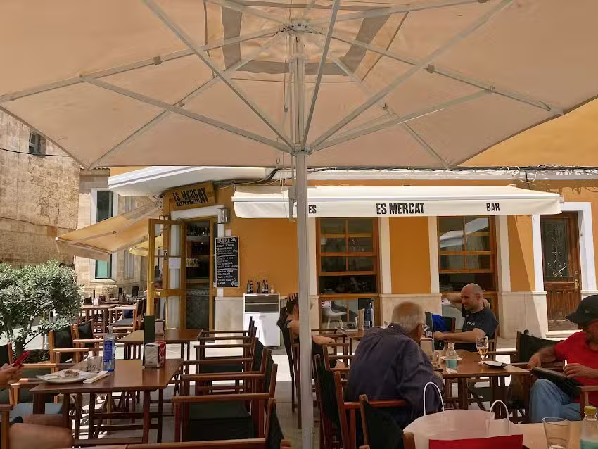 Es Mercat De Tapes