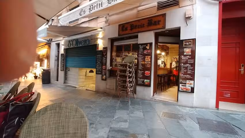 Es Petit Bar