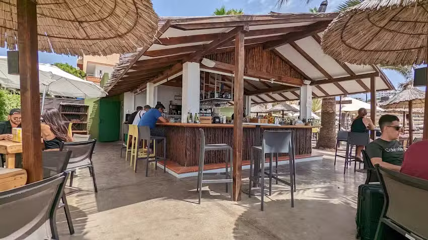 Es Xiringuito Figueretas &ndash; Cocktails & Burgers