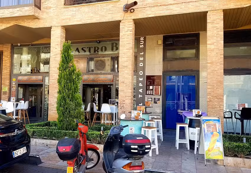 Esencia GastroBar Restaurante Valdepe&ntilde;as