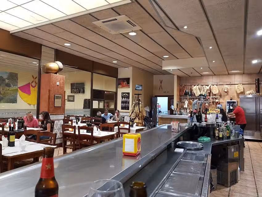 Extreme&ntilde;o Restaurant Bar