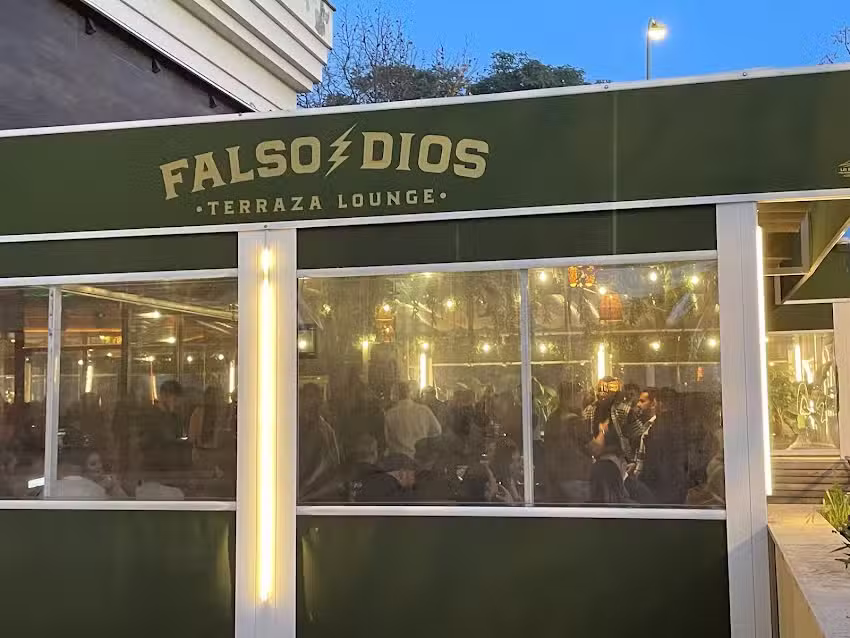 Falso Dios &ndash; terraza lounge