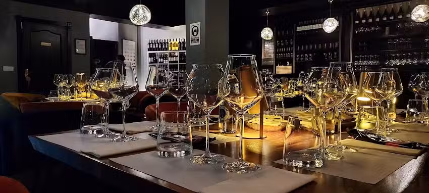 Flor De Sal Vinos Y Catas Wine Bar