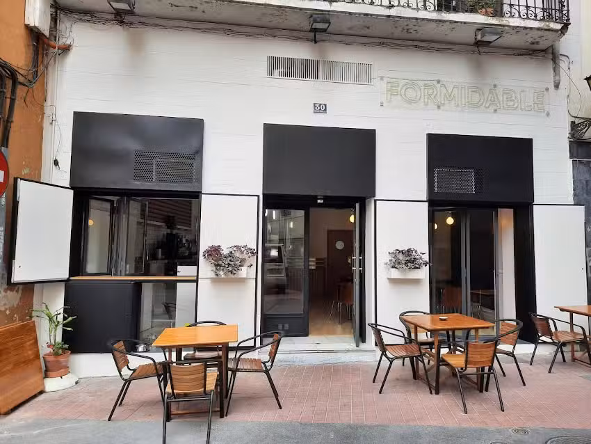 Formidable Caf&eacute; Bar