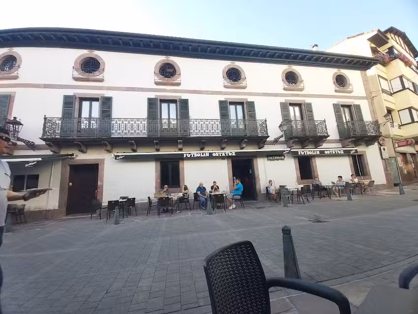 Futbol&iacute;n Ostatua