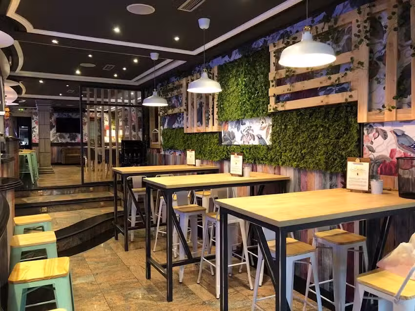 Gastrobar La Ch&aacute;chara