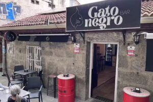Gato Negro Bar