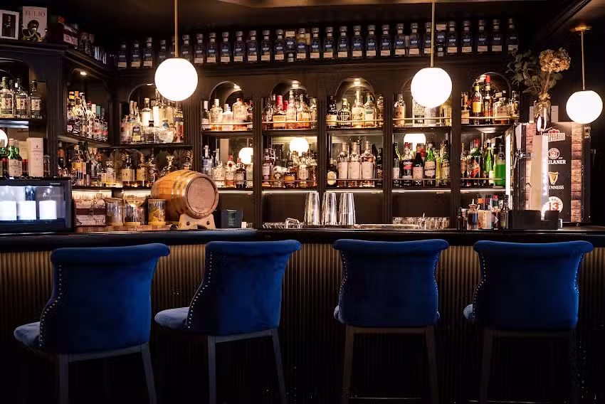 Gil&rsquo;s Cocktail Bar