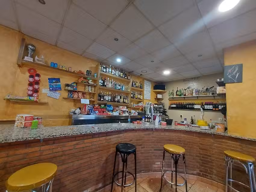 Giovanny&rsquo;s bar