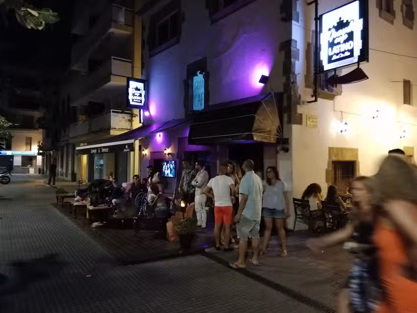 Grand Caf&egrave; Latino.