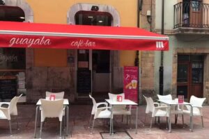 Guayaba Caf&eacute; Bar