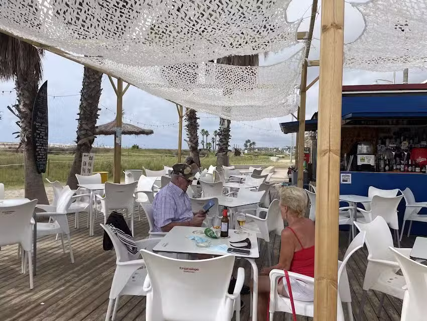 Guingueta Surf Bar