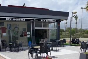 Hacienda del Alamo Sports Club & Bar