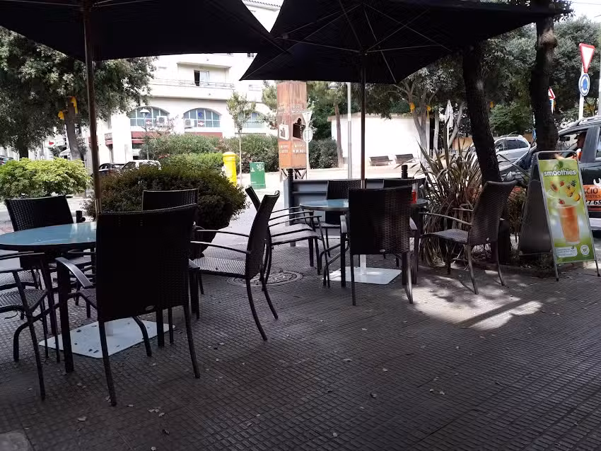 Hamburgueser&iacute;a &ndash; Cafeter&iacute;a L&rsquo;Estaci&oacute;