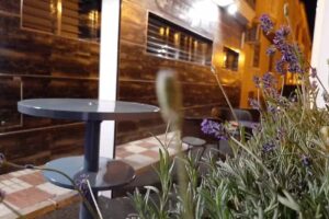 Hard Blue Caf&eacute;