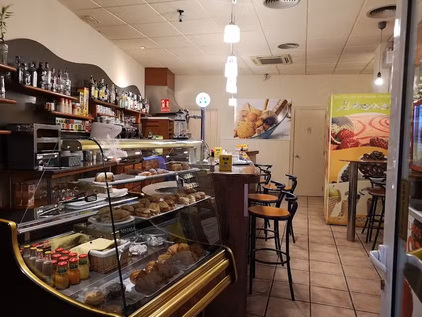 Helader&iacute;a/bar/cafeter&iacute;a artisans