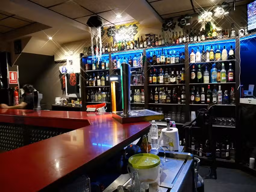 HENDRIX &iexcl;Beer&Rock!